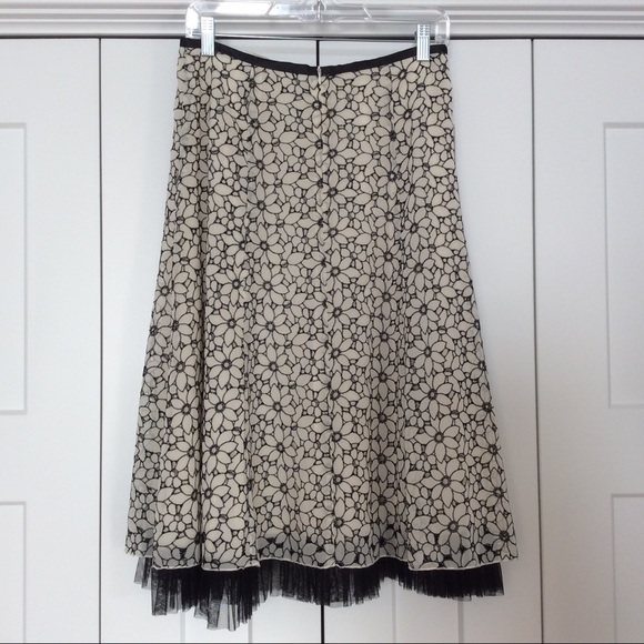 Jax Black & White Floral Embroidered Skirt Size 8 - Picture 13 of 13